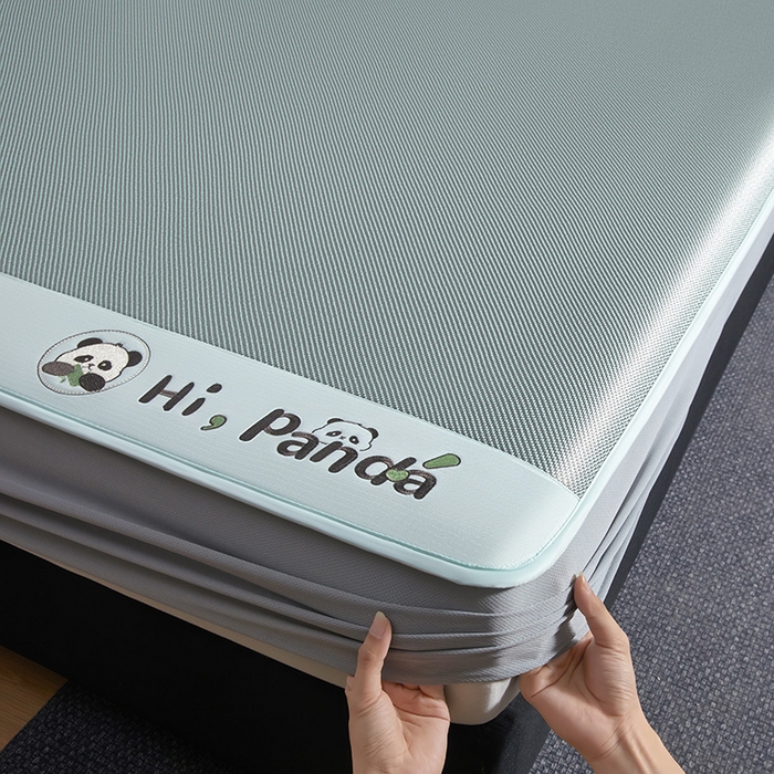 91家纺网 家纺一手货源 找家纺 全季家居 2025新款A类抗菌防螨贪吃熊猫系列冰藤席凉席席子 水绿 床笠