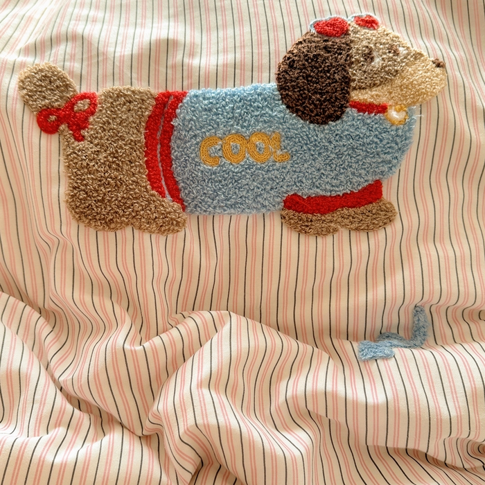 91家纺网 家纺一手货源 找家纺 丽涵家纺 2025新款全棉纯棉13372数码印花毛巾绣四件套 趣味甜狗