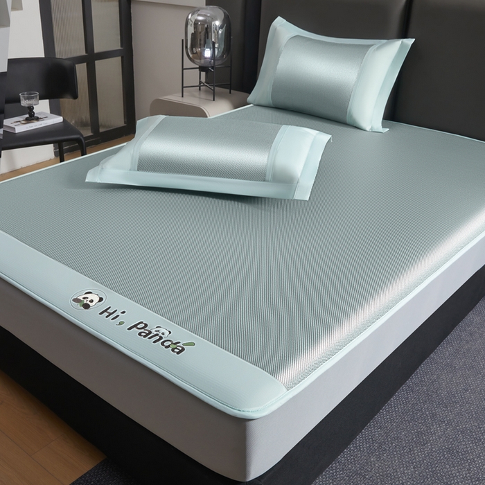 91家纺网 家纺一手货源 找家纺 全季家居 2025新款A类抗菌防螨贪吃熊猫系列冰藤席凉席席子 水绿 床笠