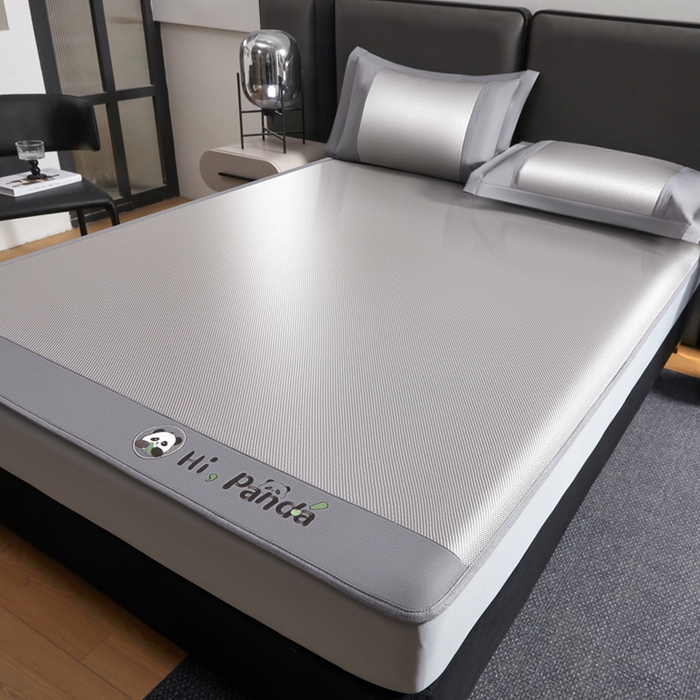 91家纺网 家纺一手货源 找家纺 全季家居 2025新款A类抗菌防螨贪吃熊猫系列冰藤席凉席席子 银灰 床笠