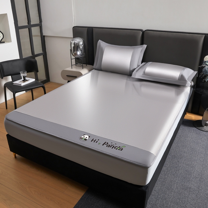 91家纺网 家纺一手货源 找家纺 全季家居 2025新款A类抗菌防螨贪吃熊猫系列冰藤席凉席席子 银灰 床笠