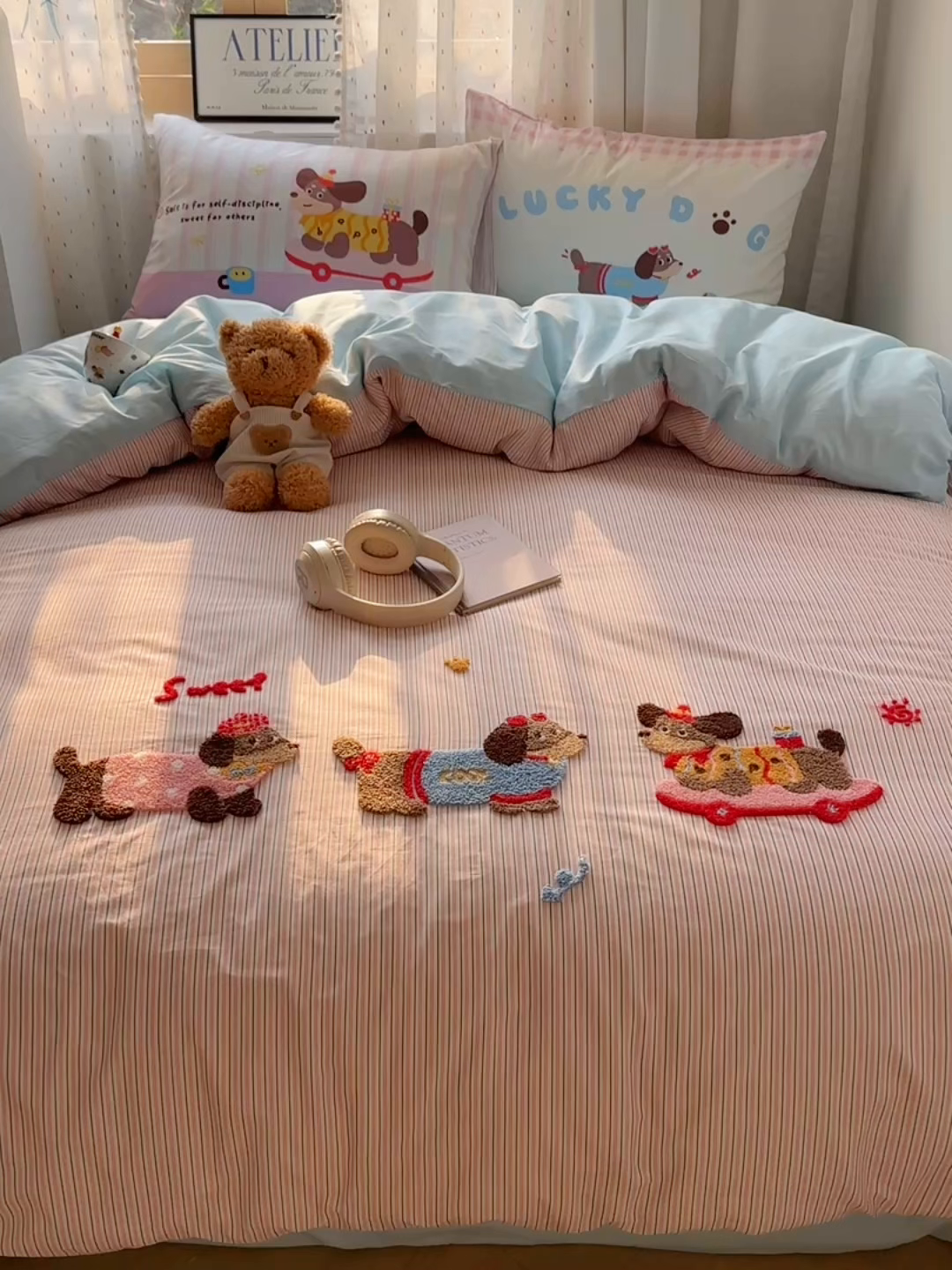 91家纺网 家纺一手货源 找家纺 丽涵家纺 2025新款全棉纯棉13372数码印花毛巾绣四件套 趣味甜狗