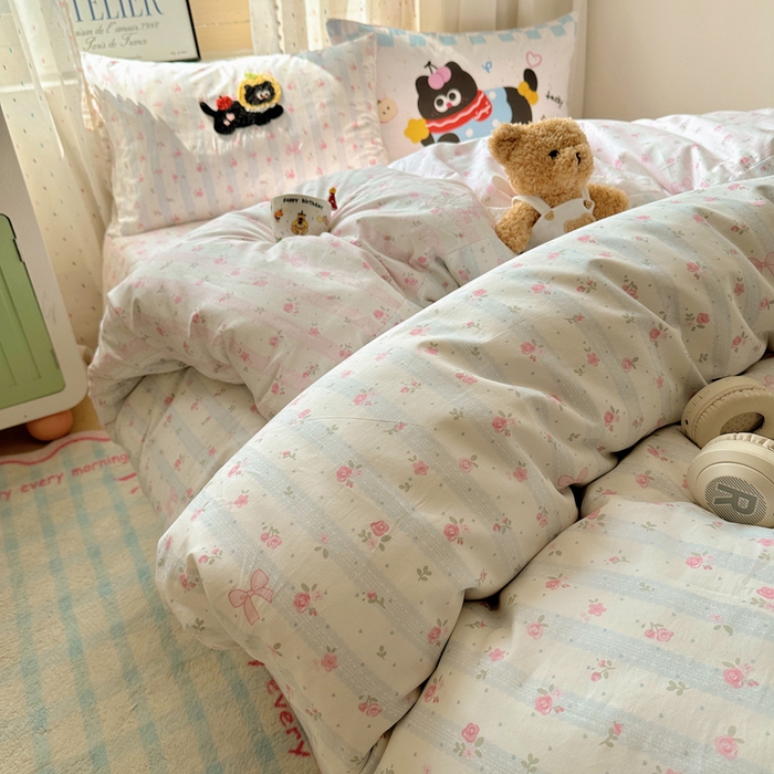 91家纺网 家纺一手货源 找家纺 丽涵家纺 2025新款全棉纯棉13372数码印花毛巾绣四件套 碎花小猫