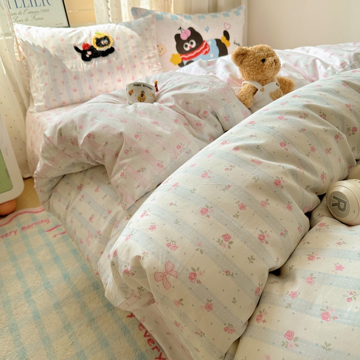 91家纺网 家纺一手货源 找家纺 丽涵家纺 2025新款全棉纯棉13372数码印花毛巾绣四件套 碎花小猫