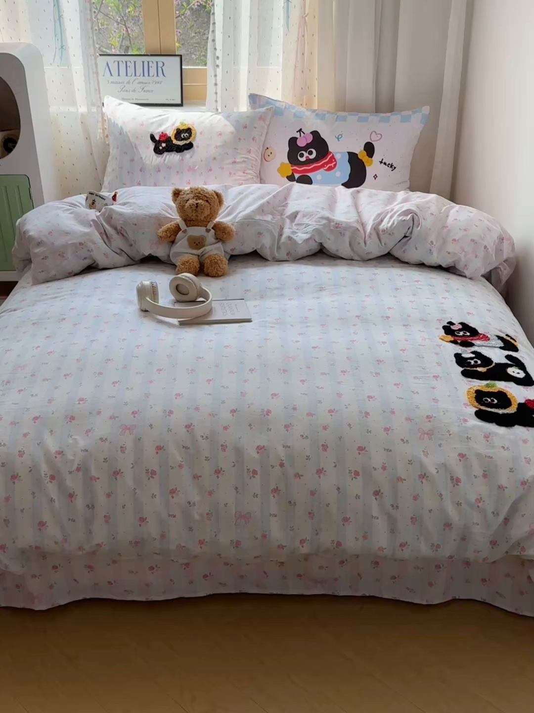 91家纺网 家纺一手货源 找家纺 丽涵家纺 2025新款全棉纯棉13372数码印花毛巾绣四件套 碎花小猫