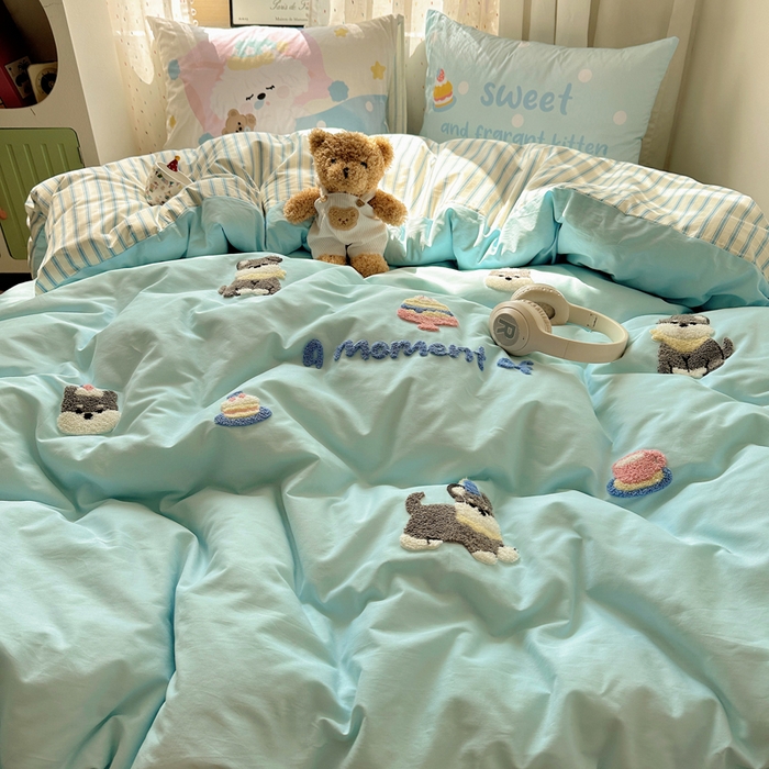 91家纺网 家纺一手货源 找家纺 丽涵家纺 2025新款全棉纯棉13372数码印花毛巾绣四件套 甜品狗狗