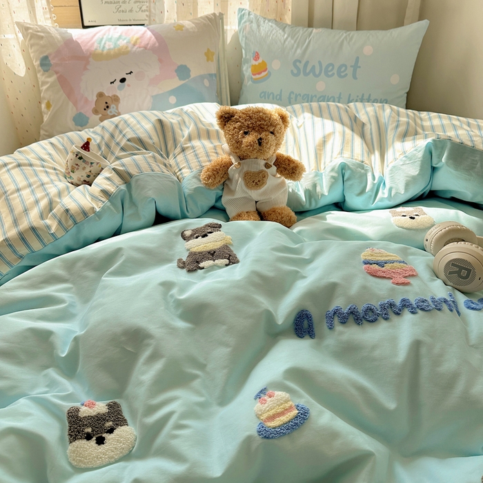 91家纺网 家纺一手货源 找家纺 丽涵家纺 2025新款全棉纯棉13372数码印花毛巾绣四件套 甜品狗狗