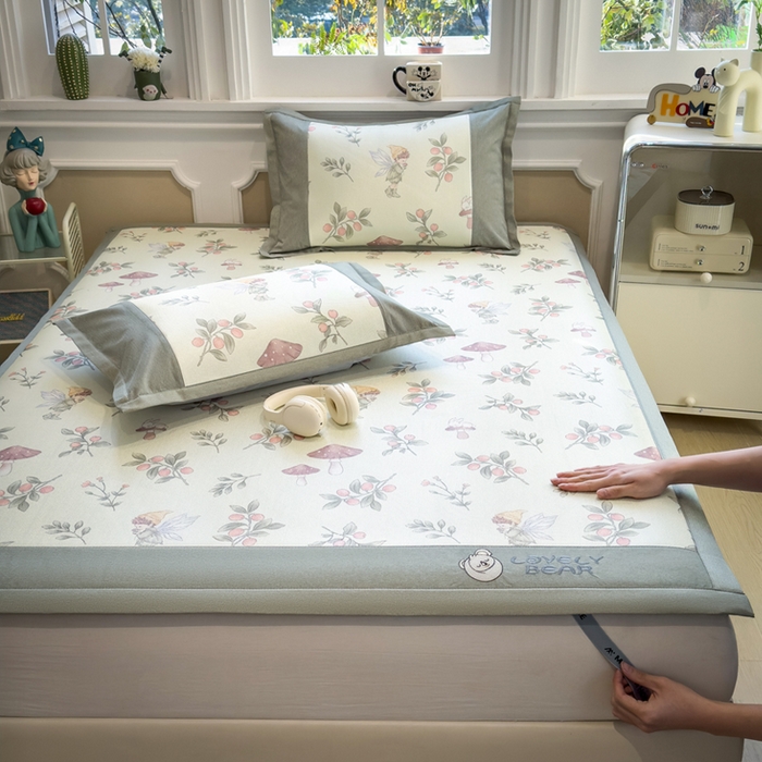 91家纺网 家纺一手货源 找家纺 全季家居 2025新款A类抗菌防螨数码印花冰藤席凉席席子 花仙子 床席