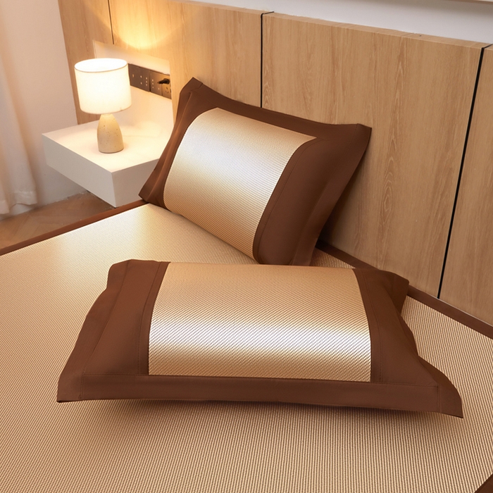 91家纺网 家纺一手货源 找家纺 全季家居 2025新款A类抗菌防螨小熊系列冰藤席凉席席子 平纹熊-金咖 床席