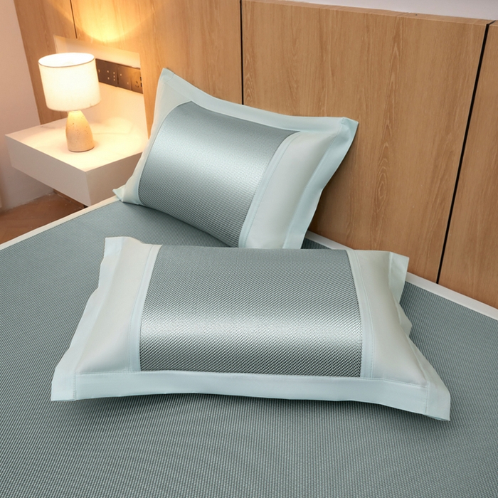 91家纺网 家纺一手货源 找家纺 全季家居 2025新款A类抗菌防螨小熊系列冰藤席凉席席子 平纹熊-水绿 床席