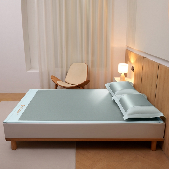 91家纺网 家纺一手货源 找家纺 全季家居 2025新款A类抗菌防螨小熊系列冰藤席凉席席子 平纹熊-水绿 床席