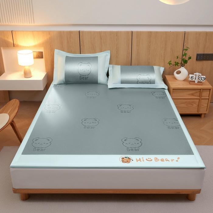 91家纺网 家纺一手货源 找家纺 全季家居 2025新款A类抗菌防螨小熊系列冰藤席凉席席子 提花熊-水绿 床席