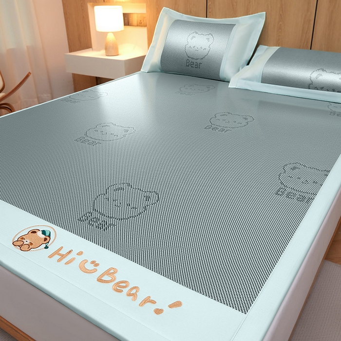 91家纺网 家纺一手货源 找家纺 全季家居 2025新款A类抗菌防螨小熊系列冰藤席凉席席子 提花熊-水绿 床席