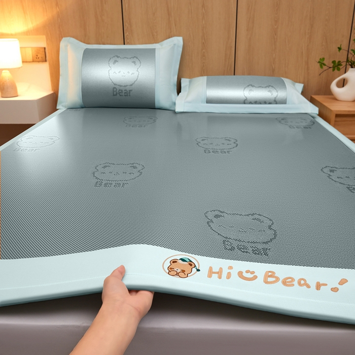 91家纺网 家纺一手货源 找家纺 全季家居 2025新款A类抗菌防螨小熊系列冰藤席凉席席子 提花熊-水绿 床席