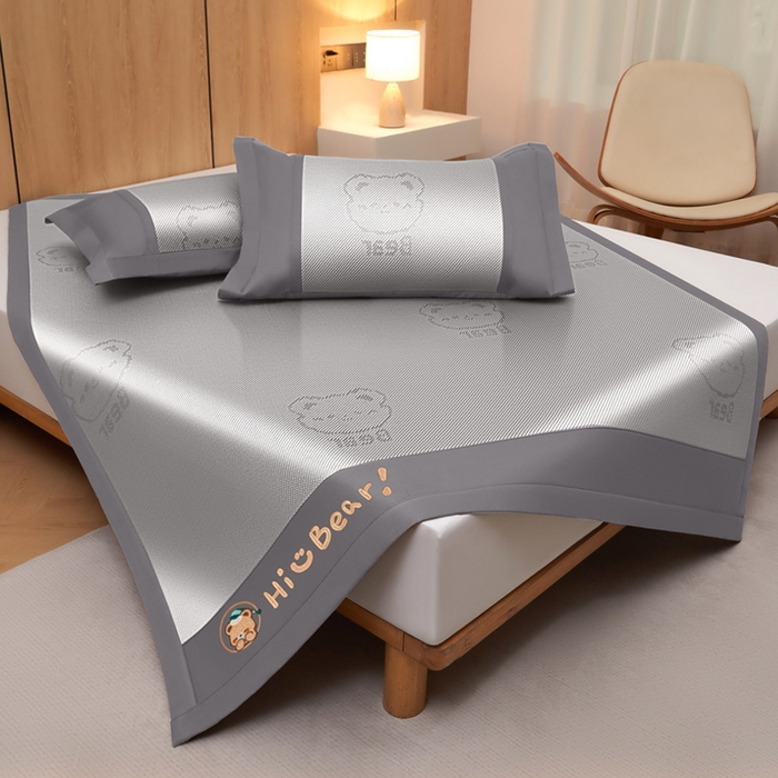 91家纺网 家纺一手货源 找家纺 全季家居 2025新款A类抗菌防螨小熊系列冰藤席凉席席子 提花熊-银灰 床席