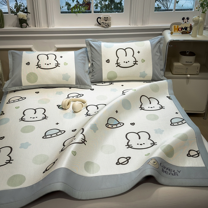 91家纺网 家纺一手货源 找家纺 全季家居 2025新款A类抗菌防螨数码印花冰藤席凉席席子 太空兔 床席