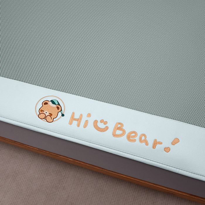 91家纺网 家纺一手货源 找家纺 全季家居 2025新款A类抗菌防螨小熊系列冰藤席凉席席子 平纹熊-水绿 床笠