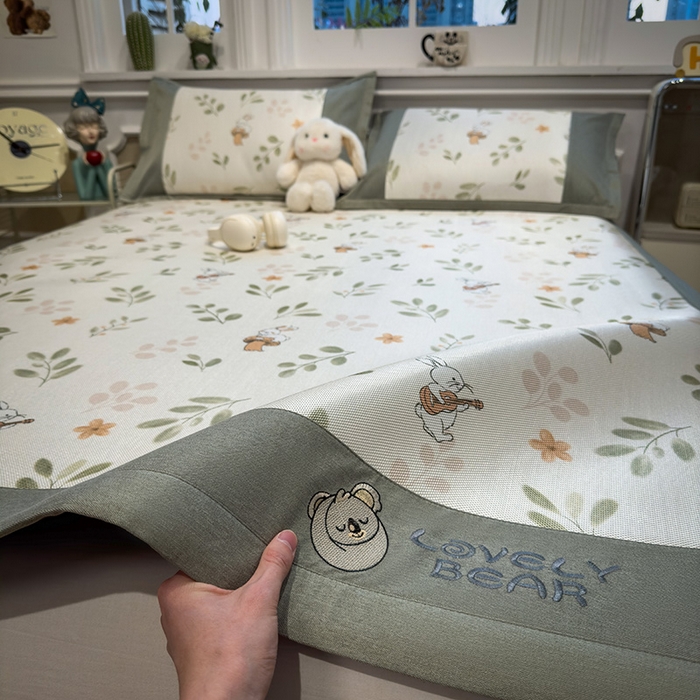 91家纺网 家纺一手货源 找家纺 全季家居 2025新款A类抗菌防螨数码印花冰藤席凉席席子 田园兔 床席