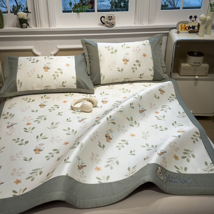 91家纺网 家纺一手货源 找家纺 全季家居 2025新款A类抗菌防螨数码印花冰藤席凉席席子 田园兔 床席