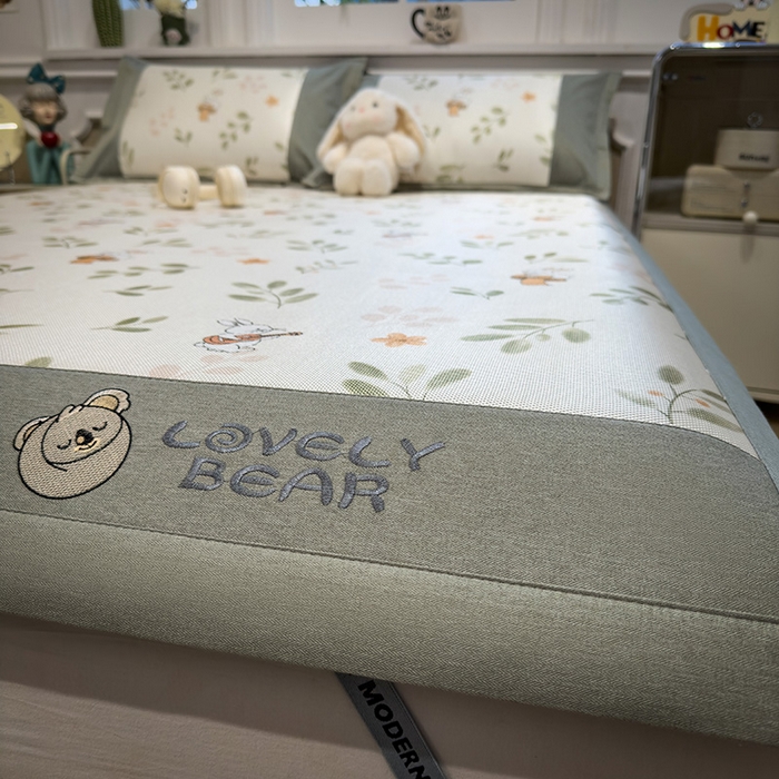 91家纺网 家纺一手货源 找家纺 全季家居 2025新款A类抗菌防螨数码印花冰藤席凉席席子 田园兔 床席