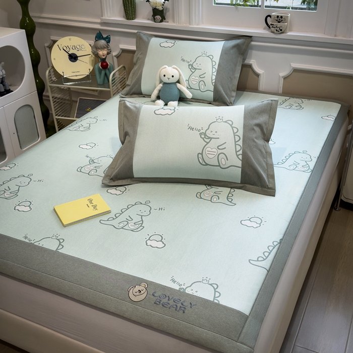 91家纺网 家纺一手货源 找家纺 全季家居 2025新款A类抗菌防螨数码印花冰藤席凉席席子 小恐龙 床席