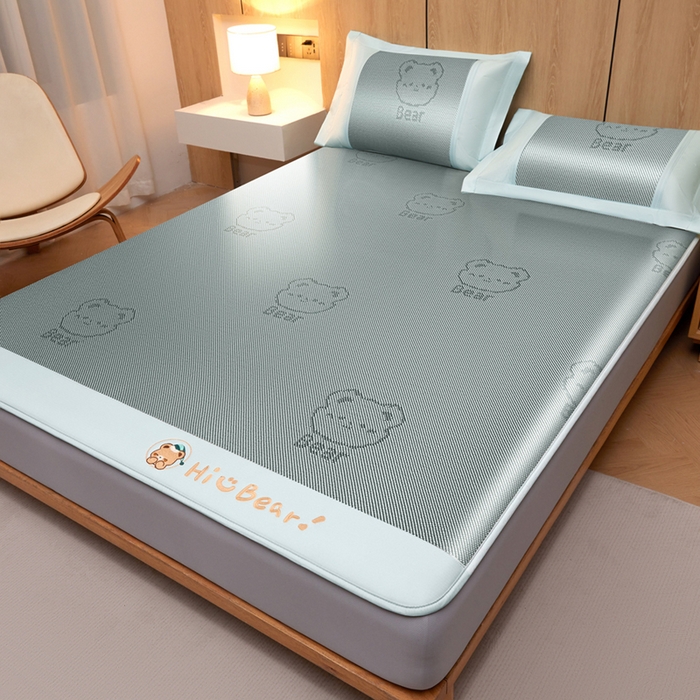 91家纺网 家纺一手货源 找家纺 全季家居 2025新款A类抗菌防螨小熊系列冰藤席凉席席子 提花熊-水绿 床笠