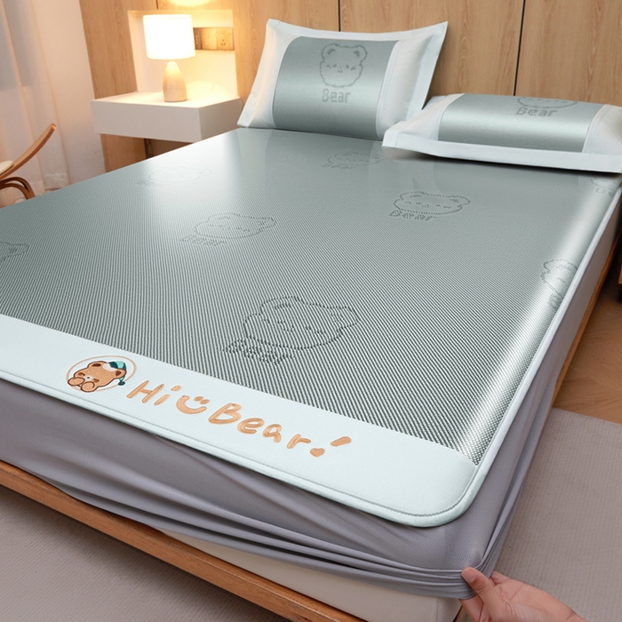 91家纺网 家纺一手货源 找家纺 全季家居 2025新款A类抗菌防螨小熊系列冰藤席凉席席子 提花熊-水绿 床笠