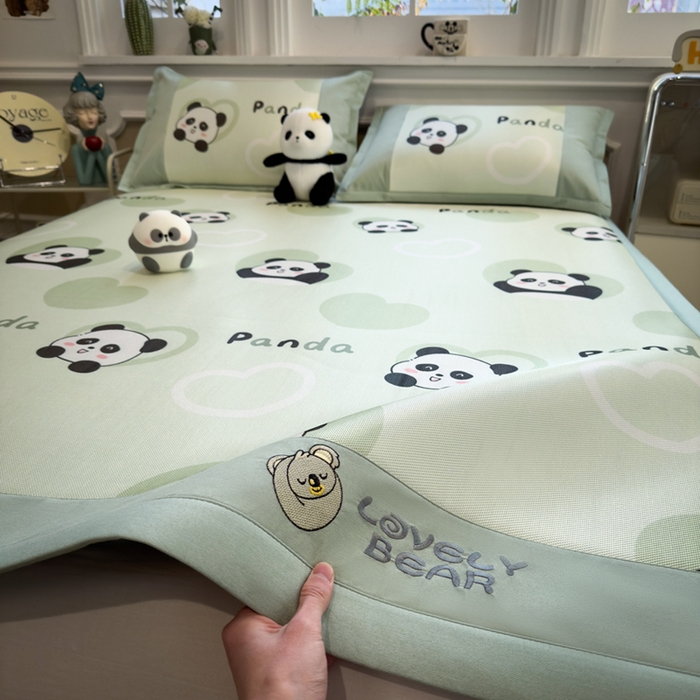 91家纺网 家纺一手货源 找家纺 全季家居 2025新款A类抗菌防螨数码印花冰藤席凉席席子 小熊猫 床席