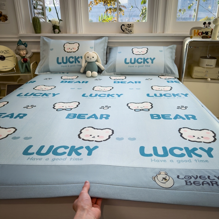 91家纺网 家纺一手货源 找家纺 全季家居 2025新款A类抗菌防螨数码印花冰藤席凉席席子 幸运熊 床席