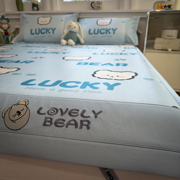 91家纺网 家纺一手货源 找家纺 全季家居 2025新款A类抗菌防螨数码印花冰藤席凉席席子 幸运熊 床席