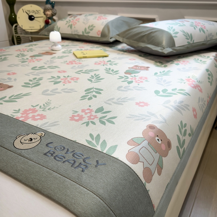 91家纺网 家纺一手货源 找家纺 全季家居 2025新款A类抗菌防螨数码印花冰藤席凉席席子 熊乐园 床席