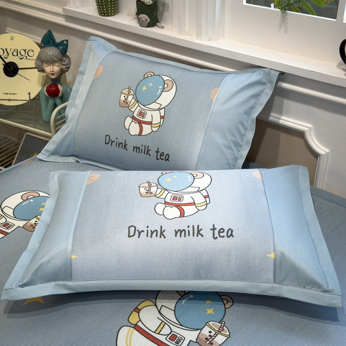 91家纺网 家纺一手货源 找家纺 全季家居 2025新款A类抗菌防螨数码印花冰藤席凉席席子 宇航员 床席