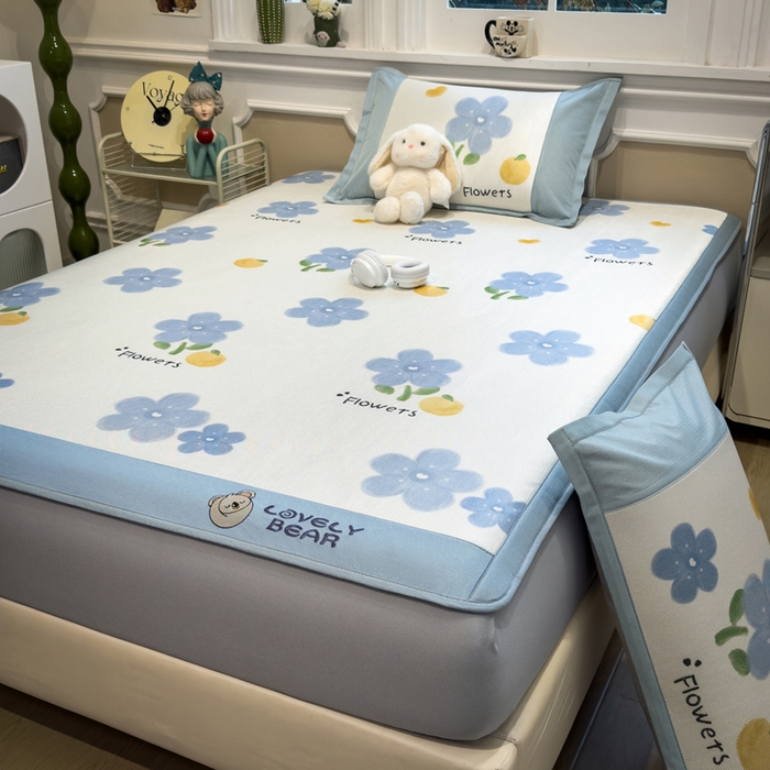 91家纺网 家纺一手货源 找家纺 全季家居 2025新款A类抗菌防螨数码印花冰藤席凉席席子 花朵 床笠