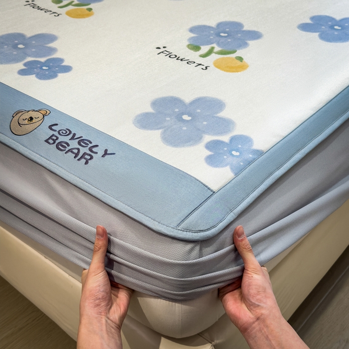 91家纺网 家纺一手货源 找家纺 全季家居 2025新款A类抗菌防螨数码印花冰藤席凉席席子 花朵 床笠