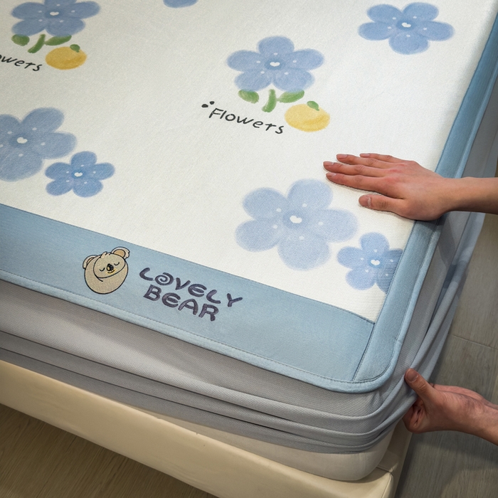 91家纺网 家纺一手货源 找家纺 全季家居 2025新款A类抗菌防螨数码印花冰藤席凉席席子 花朵 床笠