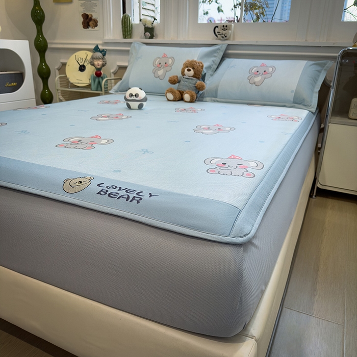 91家纺网 家纺一手货源 找家纺 全季家居 2025新款A类抗菌防螨数码印花冰藤席凉席席子 可爱小象 床笠