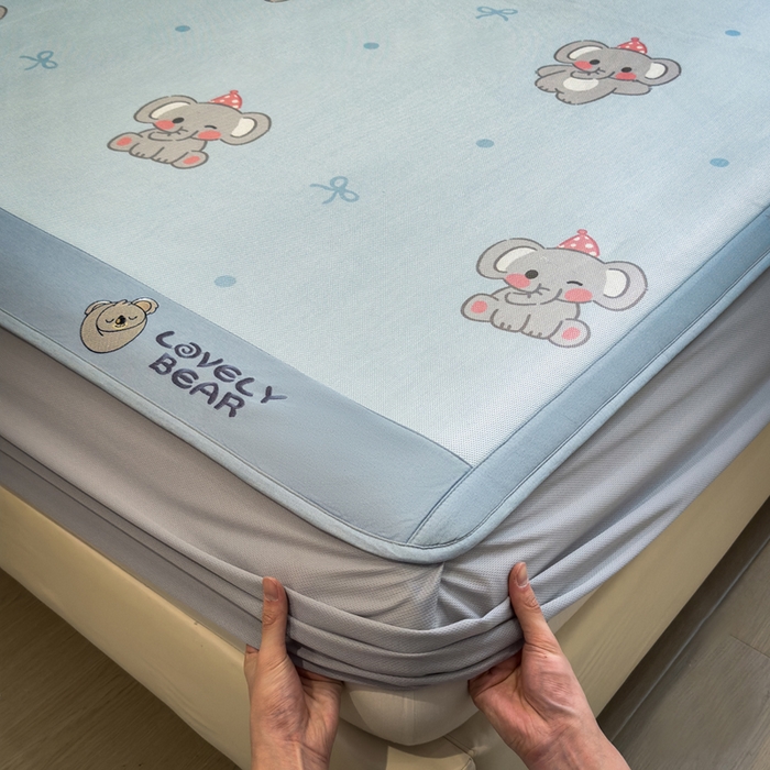 91家纺网 家纺一手货源 找家纺 全季家居 2025新款A类抗菌防螨数码印花冰藤席凉席席子 可爱小象 床笠