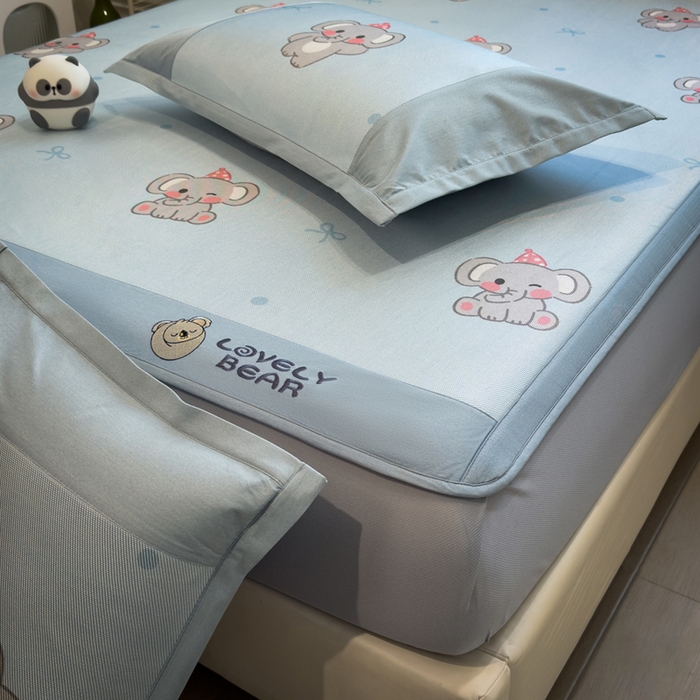 91家纺网 家纺一手货源 找家纺 全季家居 2025新款A类抗菌防螨数码印花冰藤席凉席席子 可爱小象 床笠