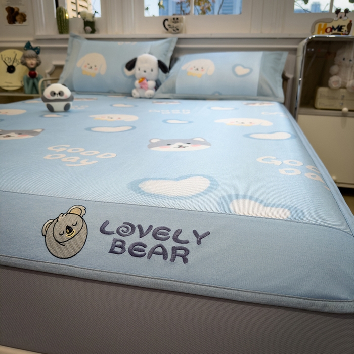 91家纺网 家纺一手货源 找家纺 全季家居 2025新款A类抗菌防螨数码印花冰藤席凉席席子 萌宠乐园 床笠