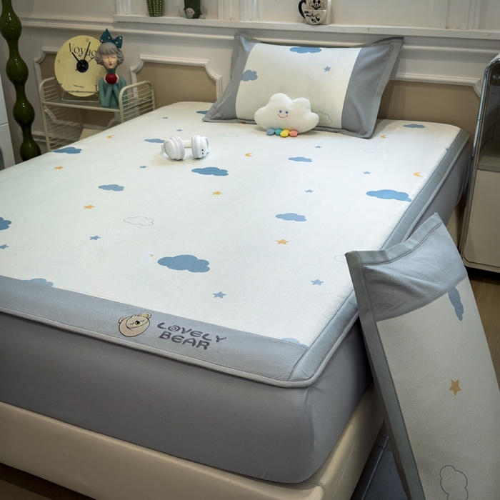 91家纺网 家纺一手货源 找家纺 全季家居 2025新款A类抗菌防螨数码印花冰藤席凉席席子 晴云 床笠