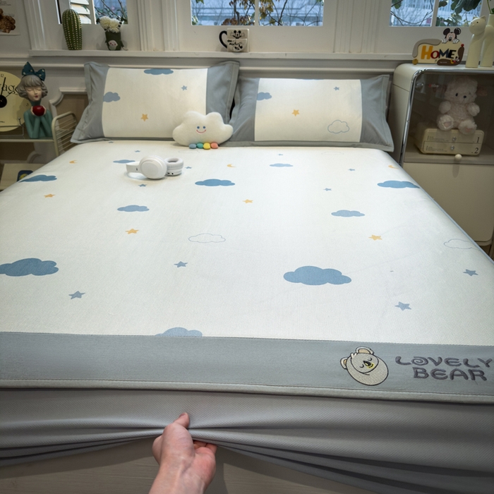 91家纺网 家纺一手货源 找家纺 全季家居 2025新款A类抗菌防螨数码印花冰藤席凉席席子 晴云 床笠