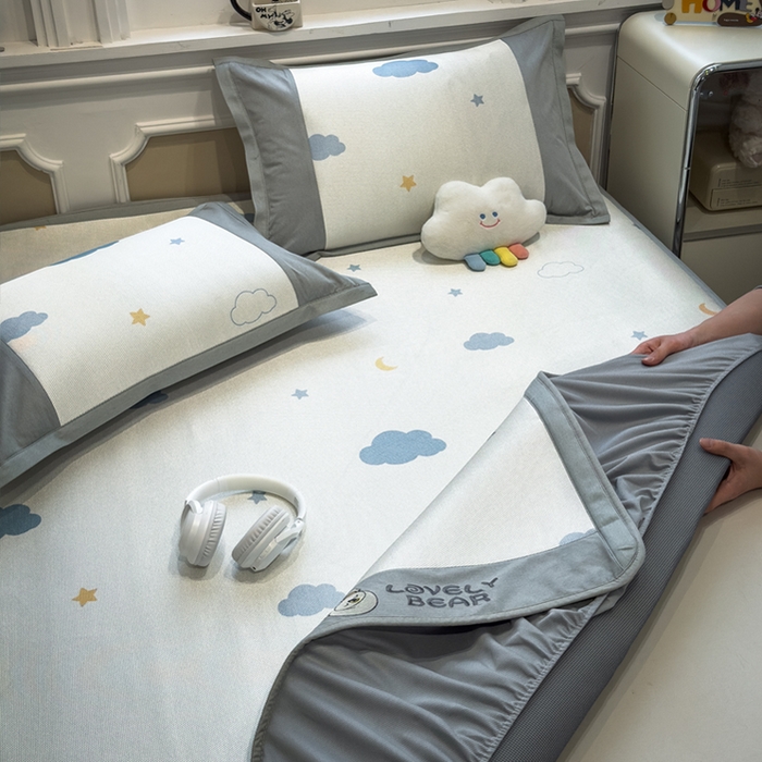 91家纺网 家纺一手货源 找家纺 全季家居 2025新款A类抗菌防螨数码印花冰藤席凉席席子 晴云 床笠