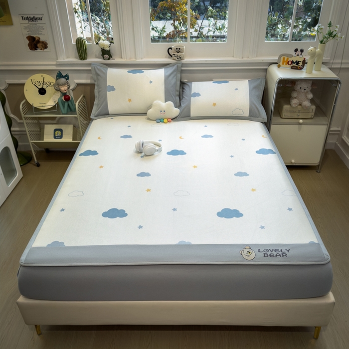 91家纺网 家纺一手货源 找家纺 全季家居 2025新款A类抗菌防螨数码印花冰藤席凉席席子 晴云 床笠