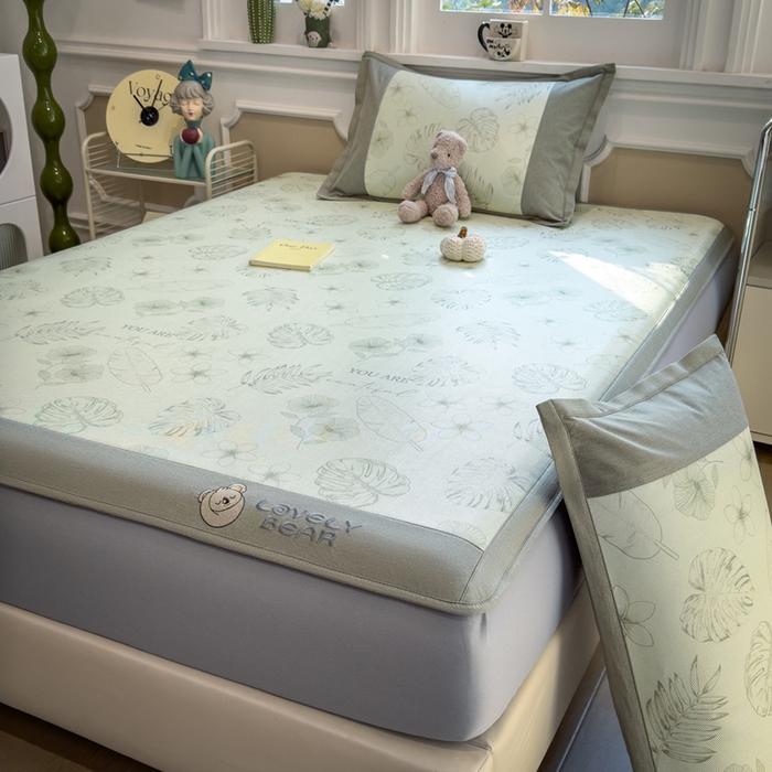 91家纺网 家纺一手货源 找家纺 全季家居 2025新款A类抗菌防螨数码印花冰藤席凉席席子 盛夏丛林 床笠