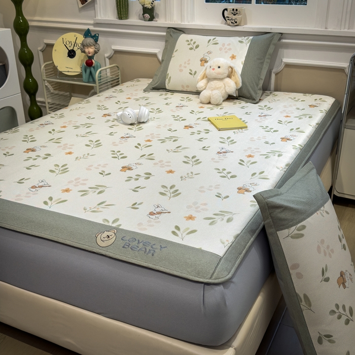 91家纺网 家纺一手货源 找家纺 全季家居 2025新款A类抗菌防螨数码印花冰藤席凉席席子 田园兔 床笠