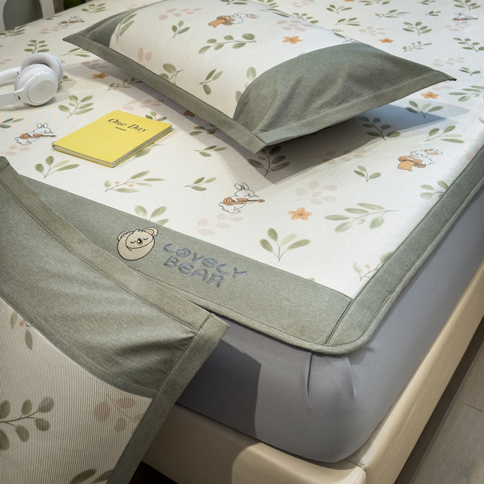 91家纺网 家纺一手货源 找家纺 全季家居 2025新款A类抗菌防螨数码印花冰藤席凉席席子 田园兔 床笠