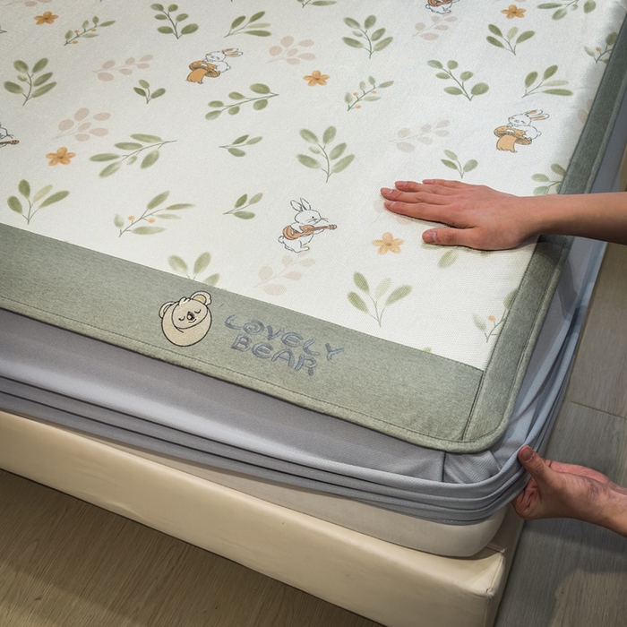 91家纺网 家纺一手货源 找家纺 全季家居 2025新款A类抗菌防螨数码印花冰藤席凉席席子 田园兔 床笠