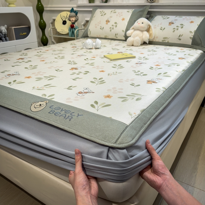 91家纺网 家纺一手货源 找家纺 全季家居 2025新款A类抗菌防螨数码印花冰藤席凉席席子 田园兔 床笠