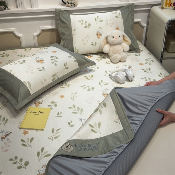 91家纺网 家纺一手货源 找家纺 全季家居 2025新款A类抗菌防螨数码印花冰藤席凉席席子 田园兔 床笠