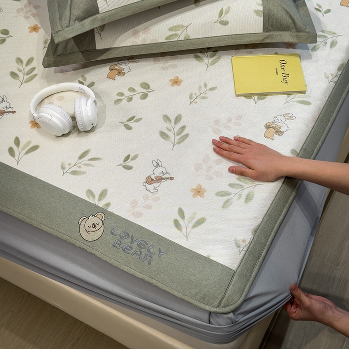 91家纺网 家纺一手货源 找家纺 全季家居 2025新款A类抗菌防螨数码印花冰藤席凉席席子 田园兔 床笠